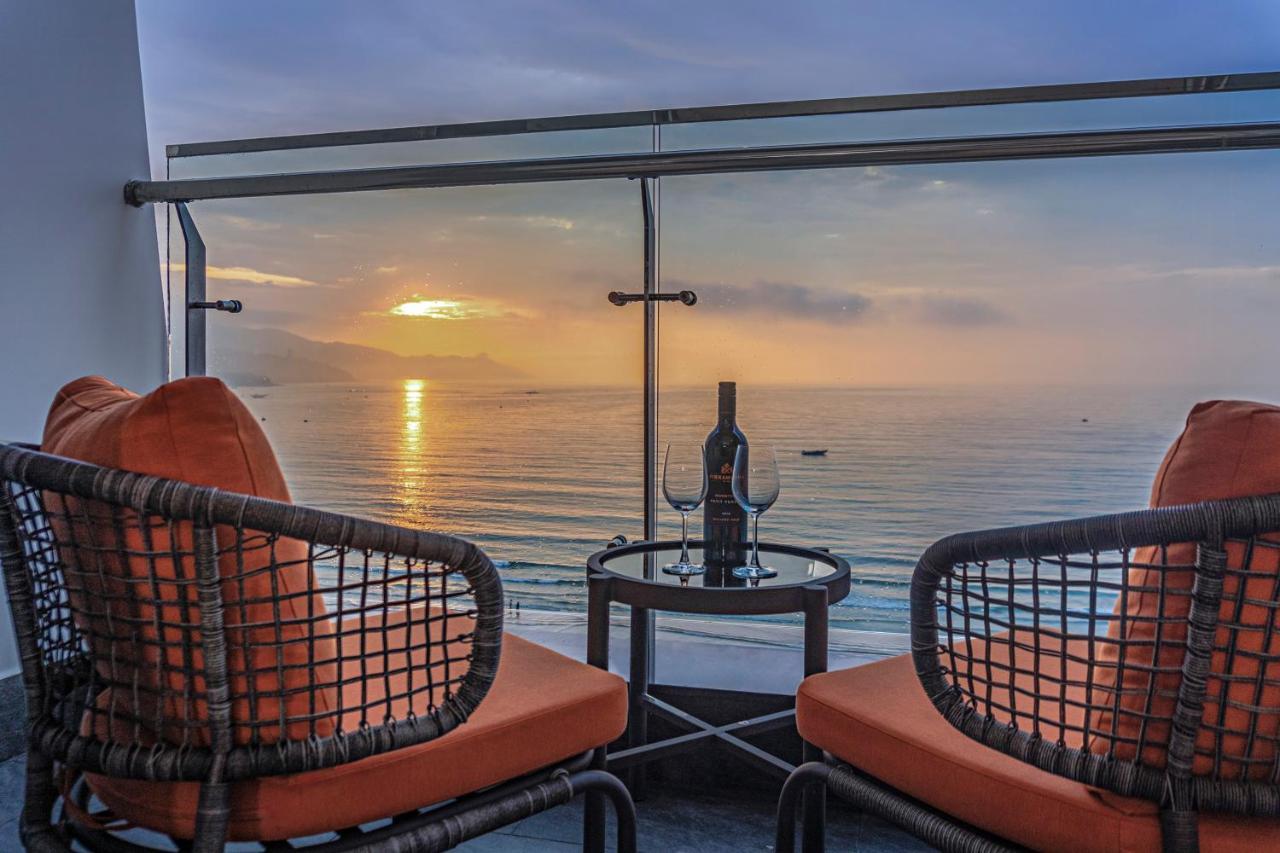 Le Sands Oceanfront Danang Hotel Екстериор снимка