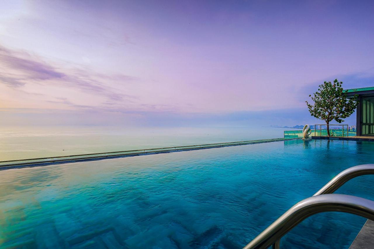 Le Sands Oceanfront Danang Hotel Екстериор снимка