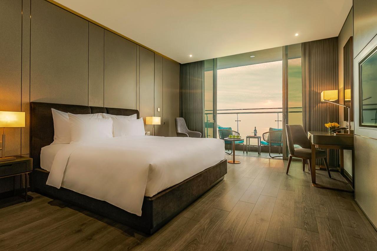 Le Sands Oceanfront Danang Hotel Екстериор снимка