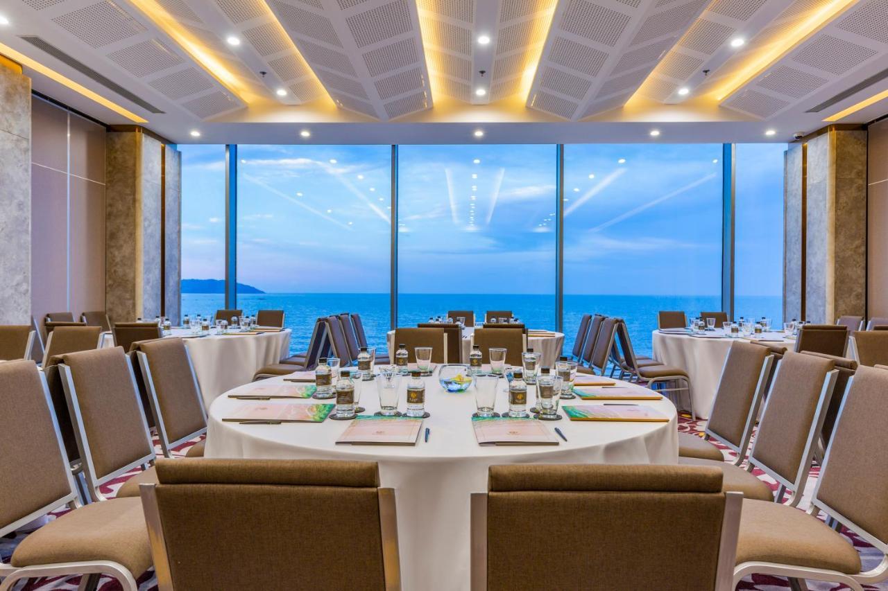Le Sands Oceanfront Danang Hotel Екстериор снимка