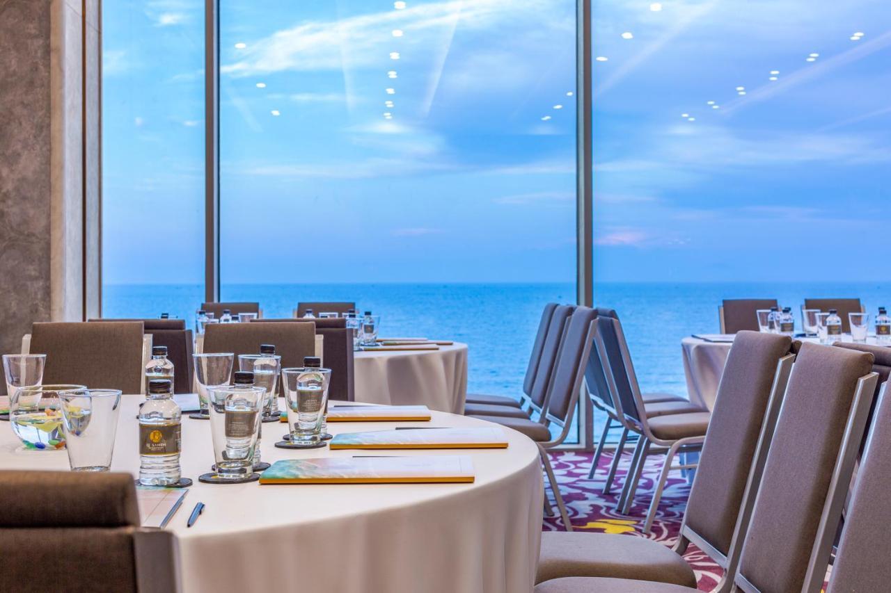 Le Sands Oceanfront Danang Hotel Екстериор снимка