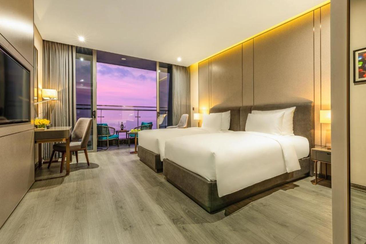 Le Sands Oceanfront Danang Hotel Екстериор снимка