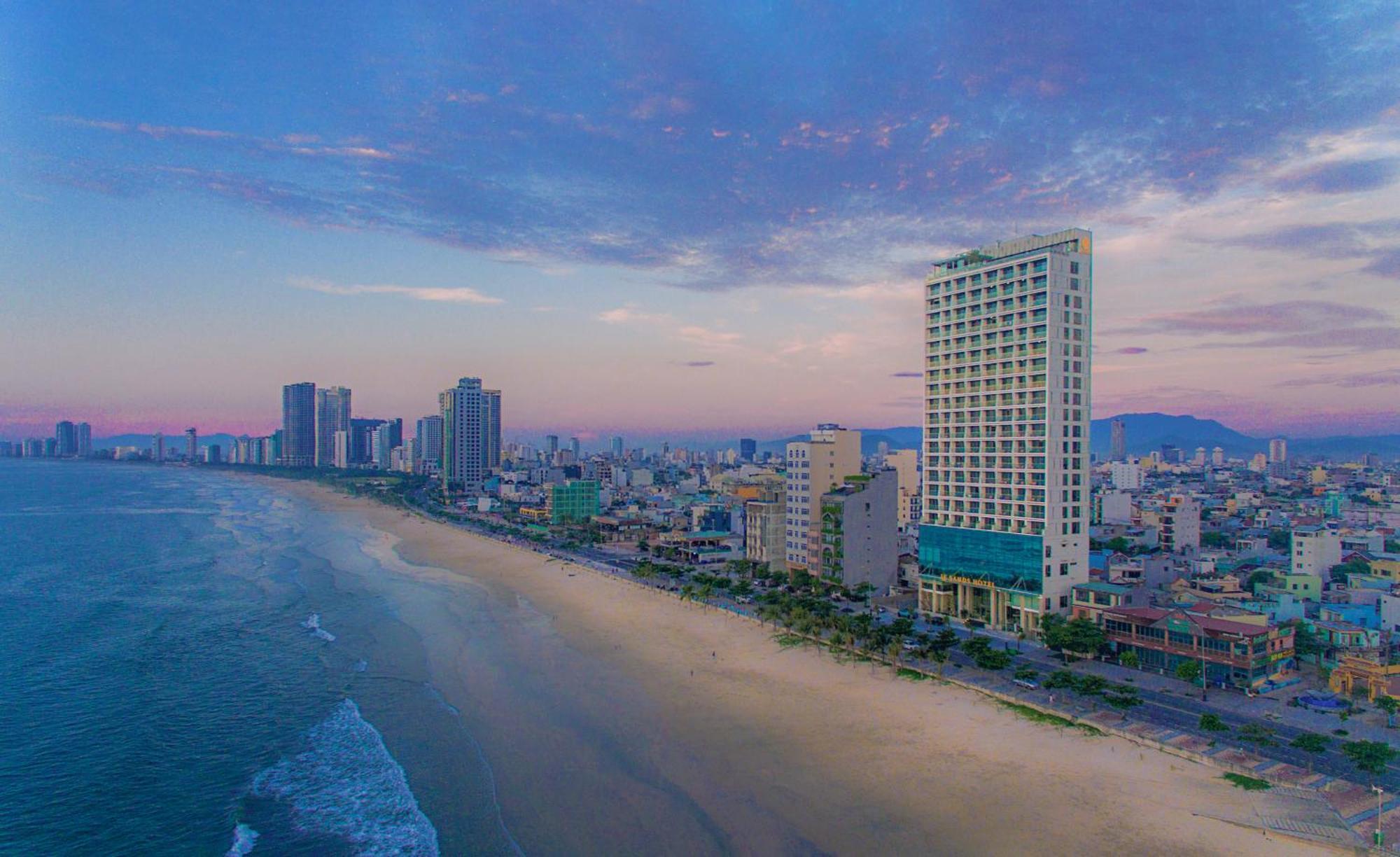 Le Sands Oceanfront Danang Hotel Екстериор снимка
